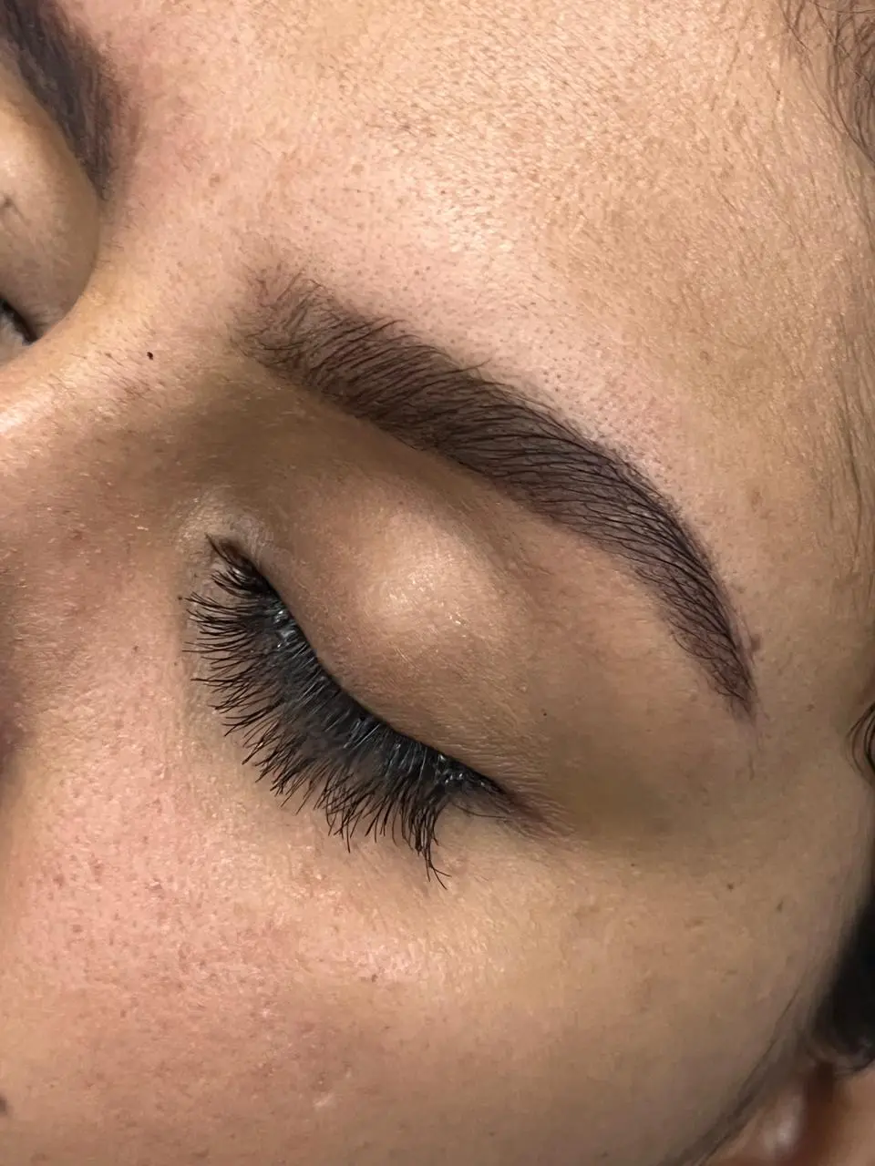 Cejas con Henna